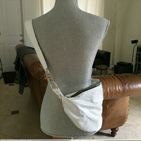 Allison Burns supple leather crossbody purse